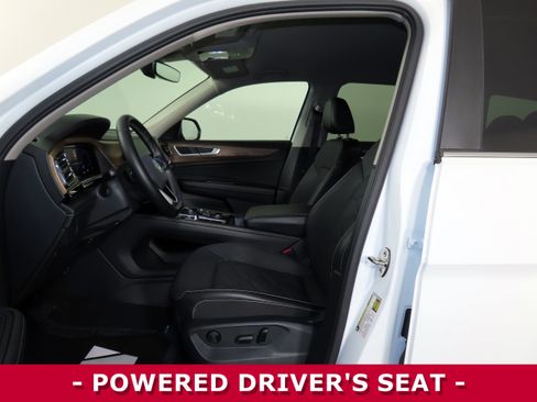 Used 2024 Volkswagen Atlas SE image 4