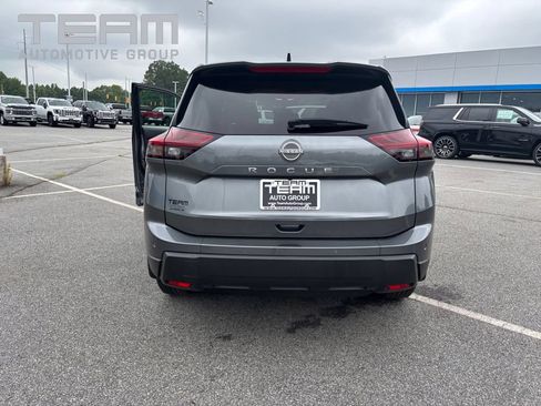 Used 2025 Nissan Rogue S FWD image 26