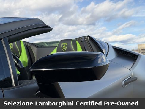 Used 2023 Lamborghini Huracan EVO image 12