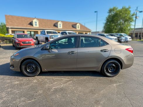 Used 2018 Toyota Corolla LE FWD image 8