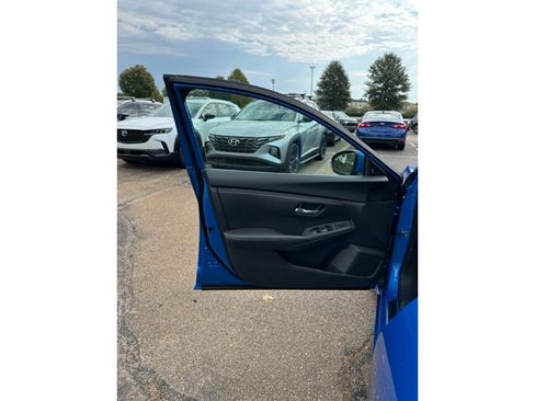 Used 2024 Nissan Sentra SV image 6