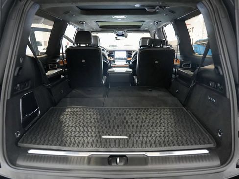 Used 2022 Jeep Grand Wagoneer Series III w/ Rear Seat Video Group 1 AWD/4WD image 51