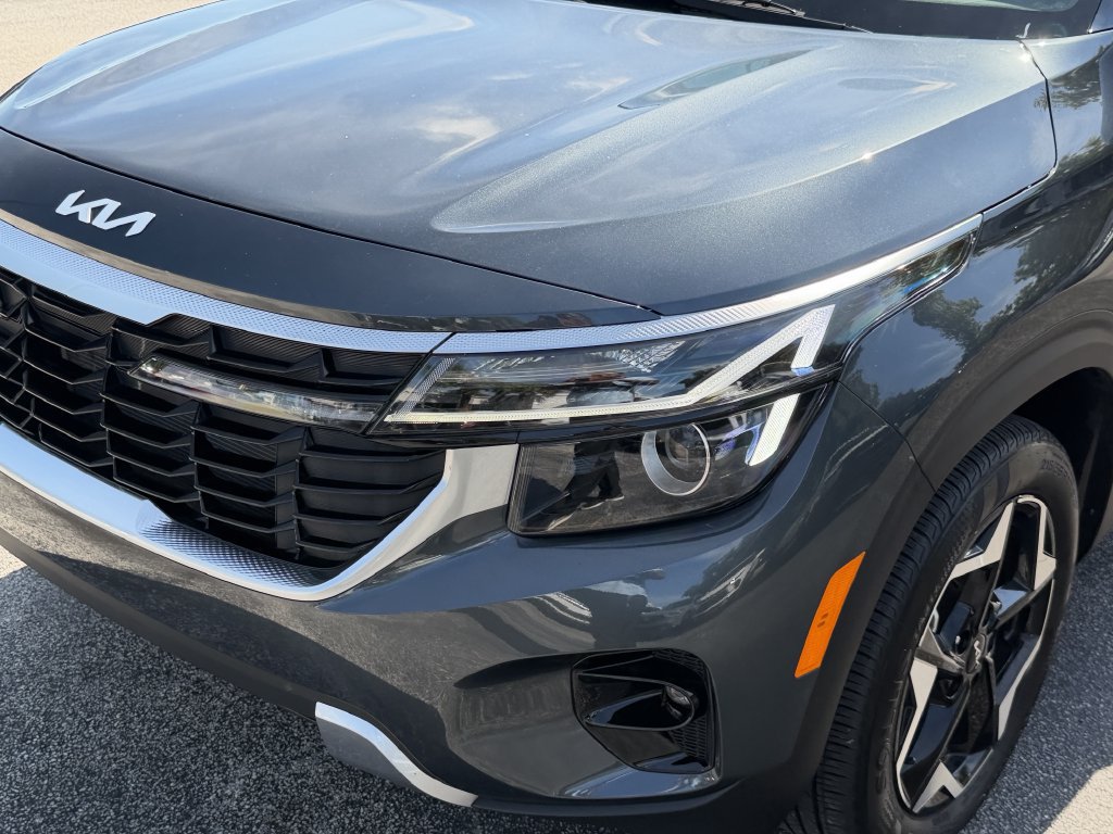Certified 2025 Kia Seltos S FWD image 10