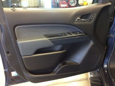 Used 2018 Chevrolet Colorado Z71 w/ Centennial Edition image 11