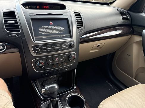 Used 2014 Kia Sorento EX w/ EX V6 Touring Package AWD/4WD image 6