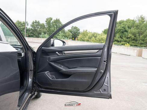 Used 2020 Honda Accord LX image 38