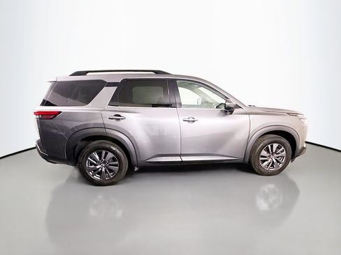 Used 2022 Nissan Pathfinder SV FWD image 11