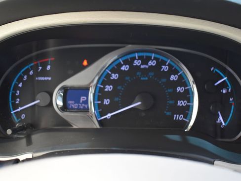 Used 2013 Toyota Sienna XLE w/ Premium Pkg image 10