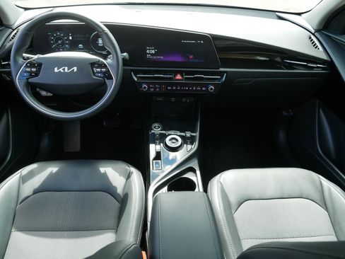 Certified 2024 Kia Niro Wind w/ Wind Preserve Package FWD image 10