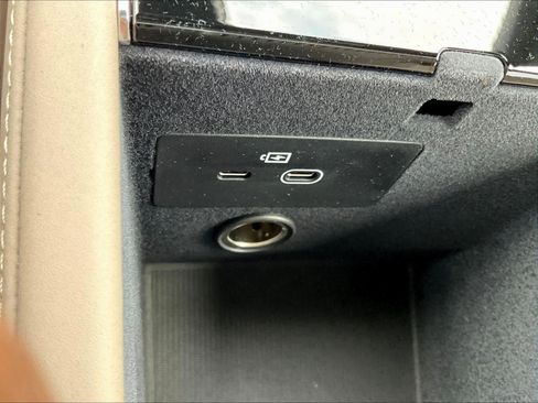 New 2026 Volvo XC90 B5 Plus w/ Protection Package AWD/4WD image 23