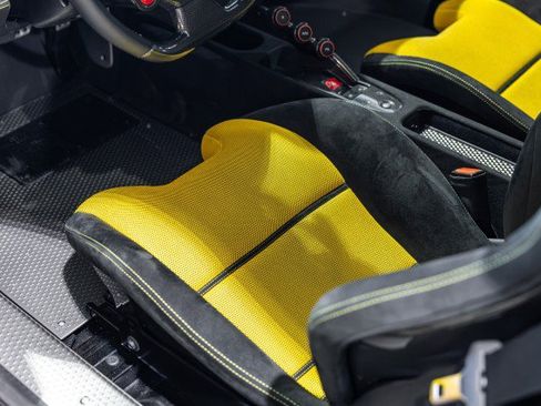 Used 2015 Ferrari 458 Speciale Coupe RWD image 12