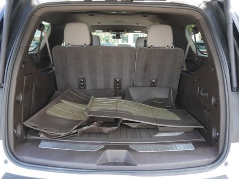 Used 2022 Chevrolet Suburban Z71 w/ Off-Road Capability Package AWD/4WD image 41