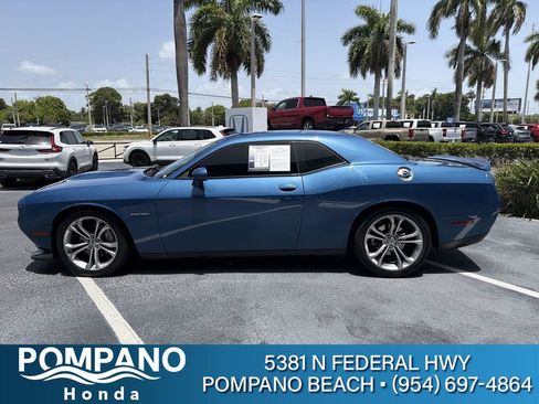 Used 2022 Dodge Challenger R/T RWD image 6