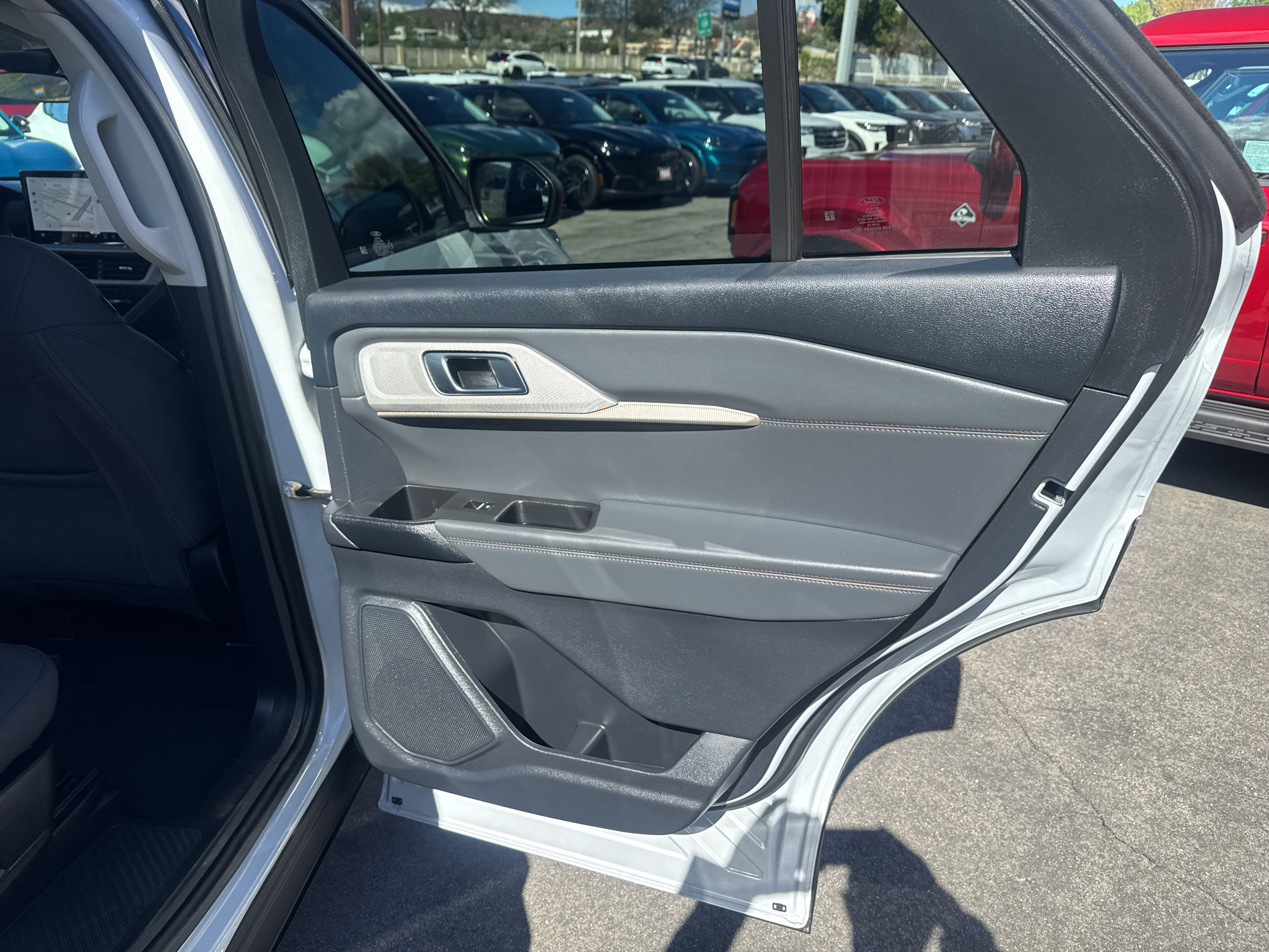 Used 2026 Ford Explorer Active RWD image 17