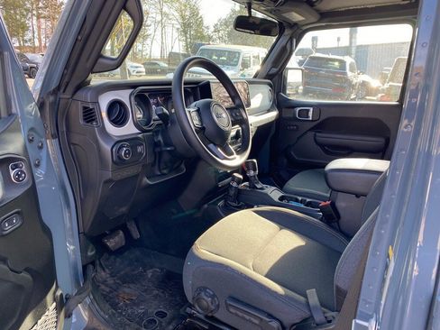 Used 2024 Jeep Gladiator Sport image 9