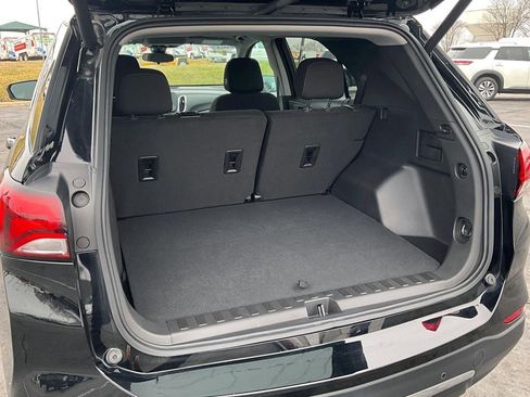 Used 2024 Chevrolet Equinox LT image 4