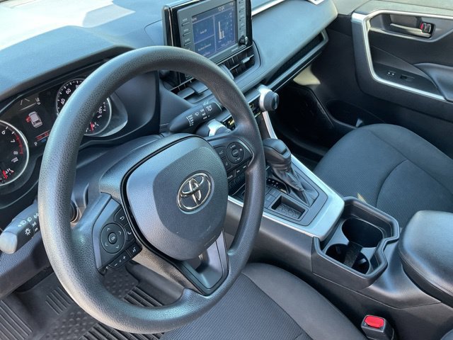 Used 2020 Toyota RAV4 LE FWD image 20