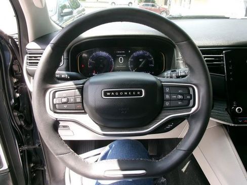 Used 2022 Jeep Wagoneer Series II w/ Premium Group I AWD/4WD image 8