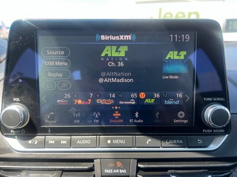 Used 2025 Nissan Altima 2.5 SR FWD image 58