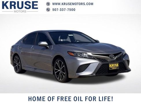 Used 2019 Toyota Camry SE FWD image 1