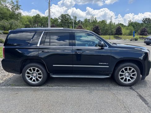 Used 2015 GMC Yukon Denali w/ Touring Package AWD/4WD image 3