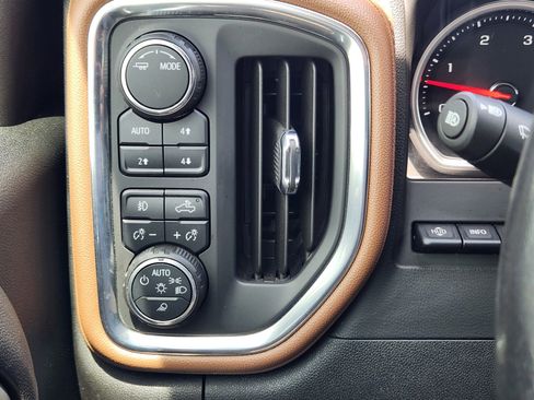 Used 2020 Chevrolet Silverado 2500 High Country w/ Technology Package AWD/4WD image 19
