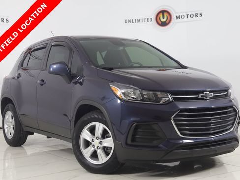 Used 2019 Chevrolet Trax LS w/ Tint and Cruise Package image 1