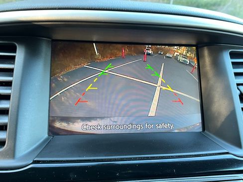 Used 2017 Nissan Pathfinder S image 18