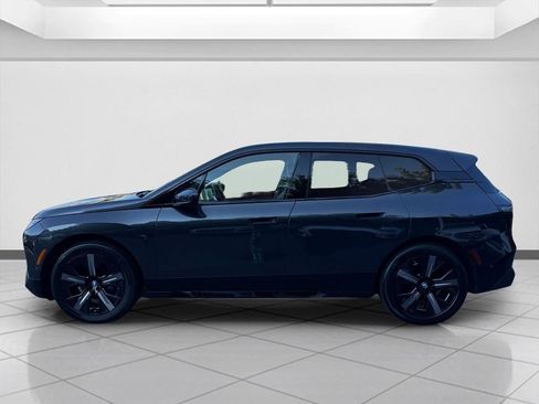 Used 2024 BMW iX xDrive50 w/ Premium Package AWD/4WD image 10