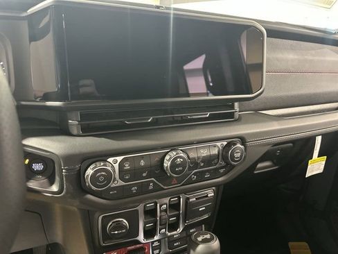 New 2026 Jeep Wrangler Unlimited Rubicon 392 image 22