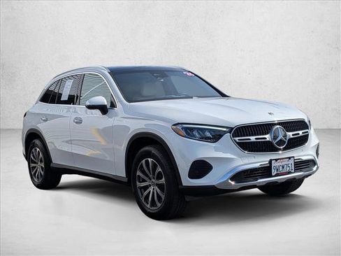 Used 2026 Mercedes-Benz GLC 300 4MATIC image 3
