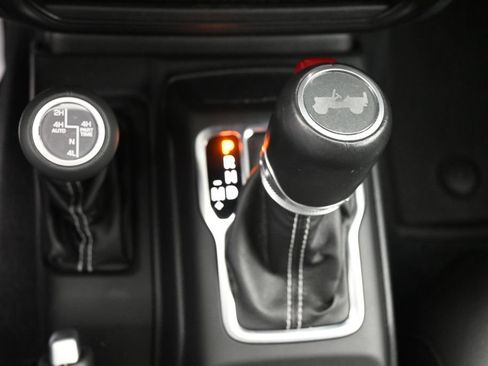 Used 2022 Jeep Wrangler Unlimited Sahara w/ Cold Weather Group AWD/4WD image 15