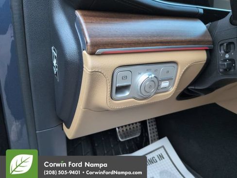 Used 2025 Mercedes-Benz GLS 450 4MATIC image 13