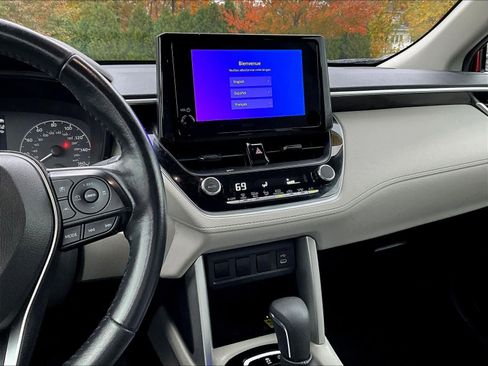 Used 2023 Toyota Corolla Cross LE image 18