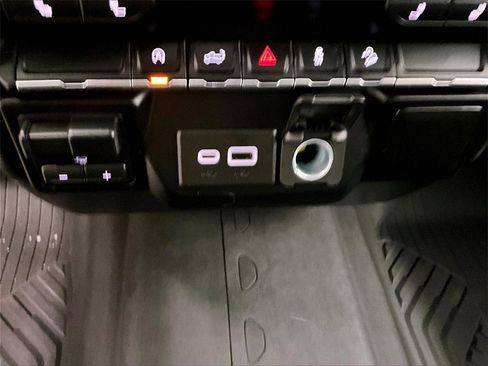 Used 2021 Chevrolet Silverado 1500 RST image 26