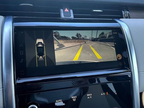 Used 2023 Land Rover Discovery Sport SE R-Dynamic image 10