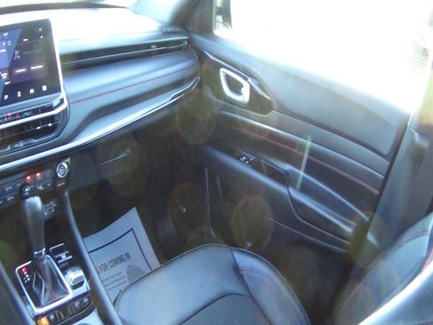 Certified 2024 Jeep Compass Trailhawk w/ Sun and Sound Group image 17