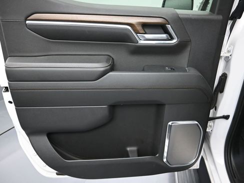 Used 2024 Chevrolet Silverado 1500 High Country image 22