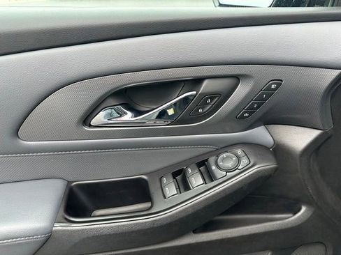 Used 2018 Chevrolet Traverse Premier AWD/4WD image 3