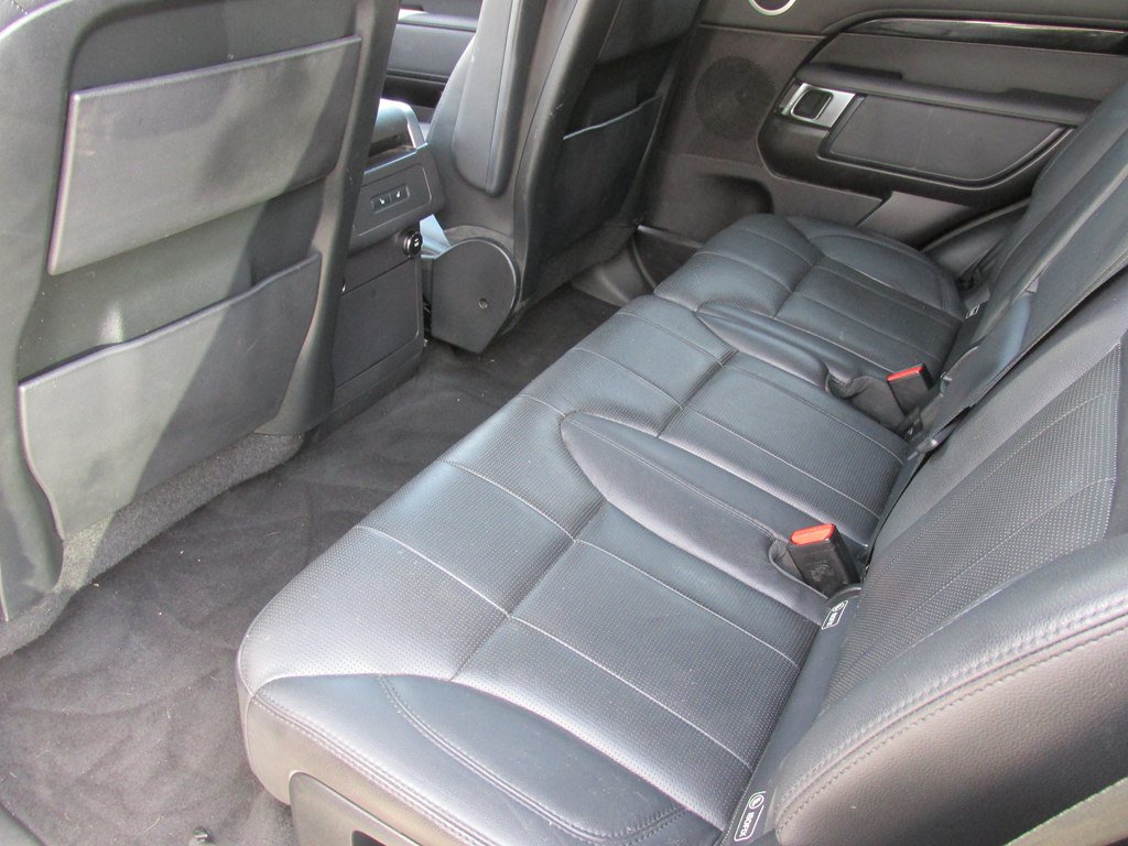 Used 2017 Land Rover Discovery SE AWD/4WD image 11