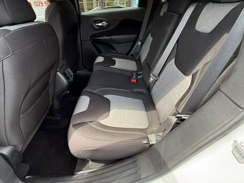 Used 2014 Jeep Cherokee Latitude image 16