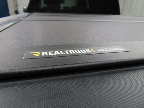 Used 2024 GMC Sierra 1500 SLT w/ SLT Convenience Package image 33