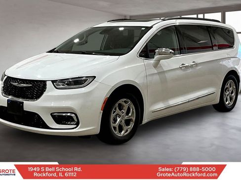 Used 2022 Chrysler Pacifica Limited FWD image 1