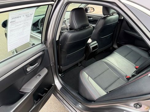 Used 2015 Toyota Camry LE image 12