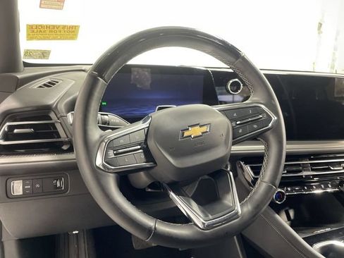 Used 2024 Chevrolet Traverse LT w/ Enhanced Driving Package FWD image 14