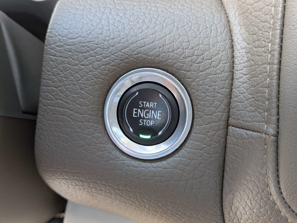 Used 2021 GMC Yukon Denali w/ Denali Ultimate Package AWD/4WD image 31