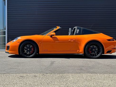 Used 2018 Porsche 911 Targa 4 GTS image 2