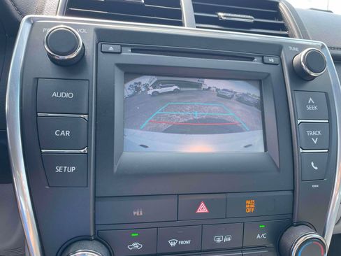 Used 2017 Toyota Camry LE FWD image 19