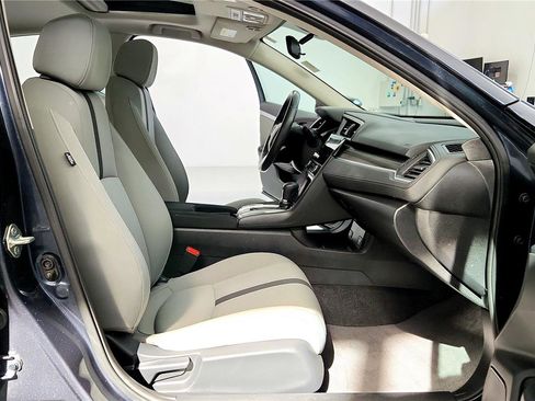 Used 2019 Honda Civic EX image 16