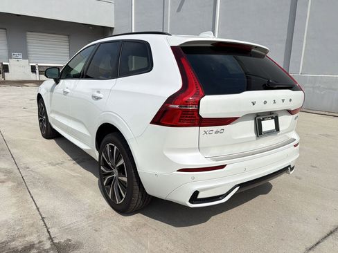 Used 2023 Volvo XC60 B5 Plus w/ Climate Package AWD/4WD image 3